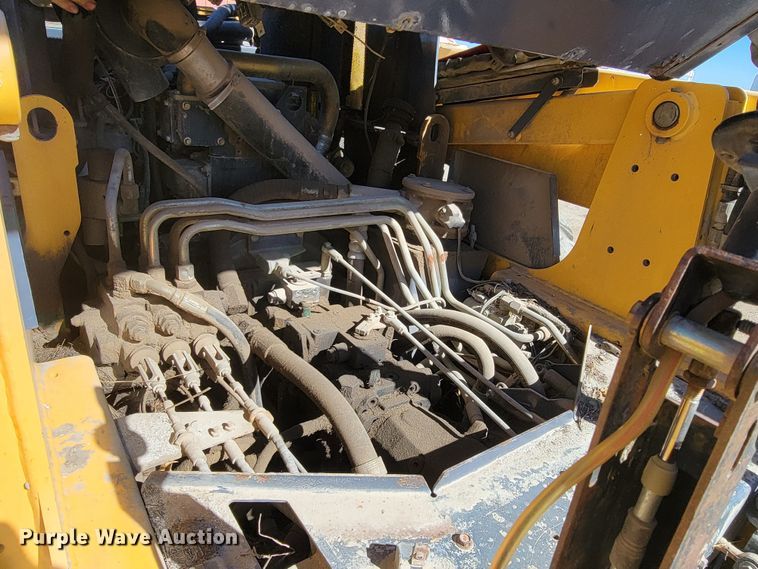 image for item HG9413 2004 Gehl 7810  skid steer loader