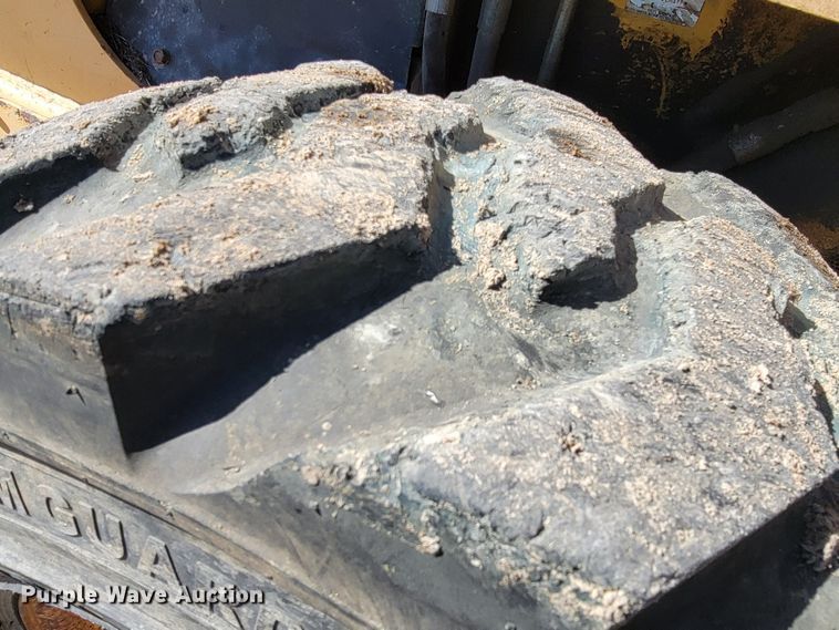 image for item HG9413 2004 Gehl 7810  skid steer loader