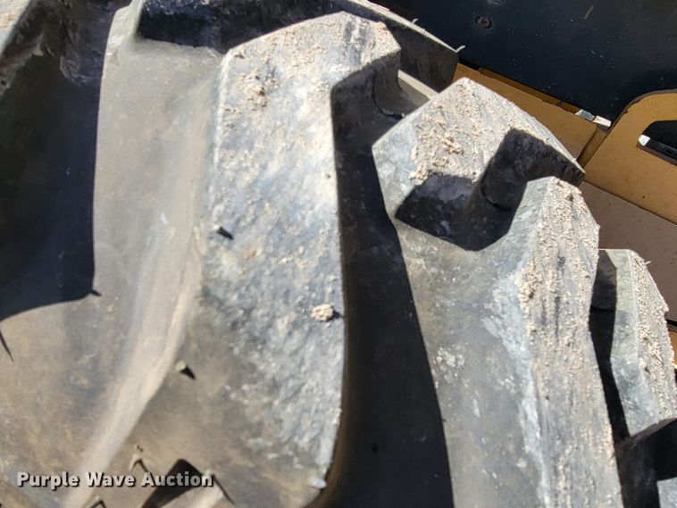 image for item HG9413 2004 Gehl 7810  skid steer loader