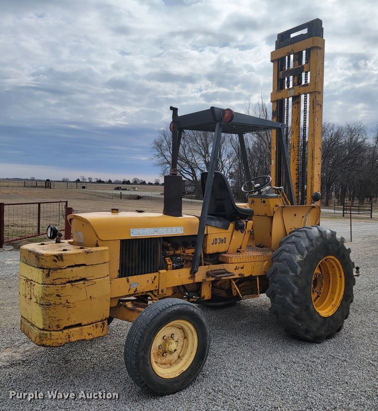 image for item HG9427 John Deere 380-D  forklift