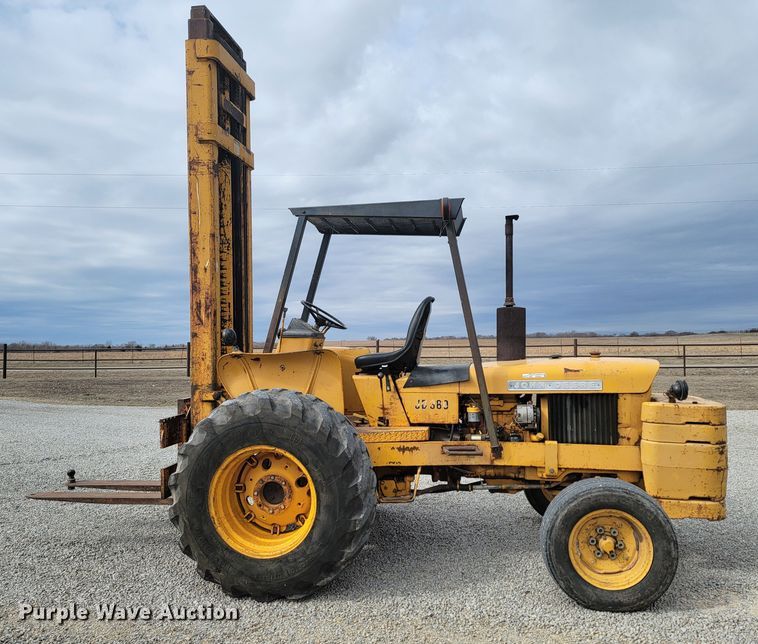 image for item HG9427 John Deere 380-D  forklift