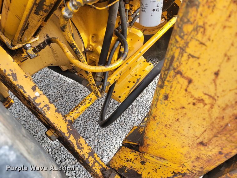 image for item HG9427 John Deere 380-D  forklift