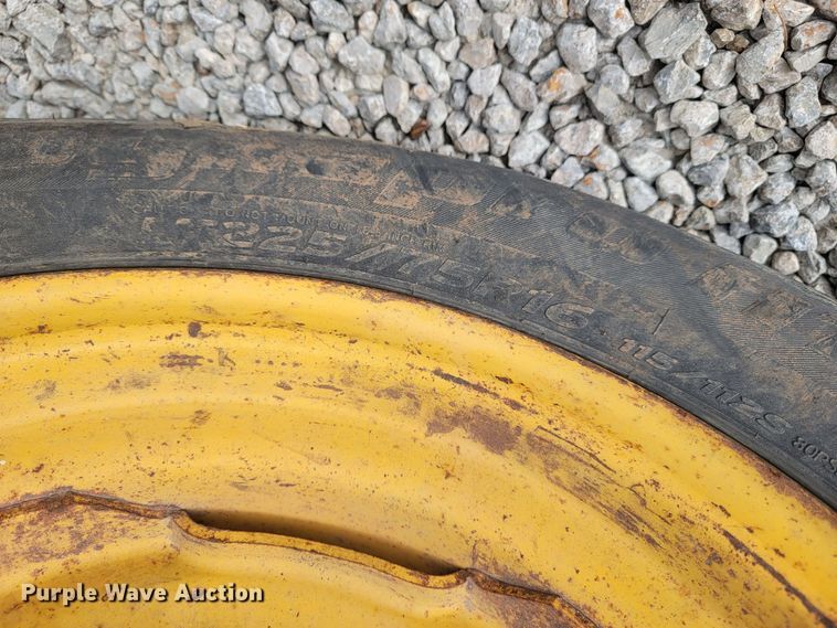 image for item HG9427 John Deere 380-D  forklift