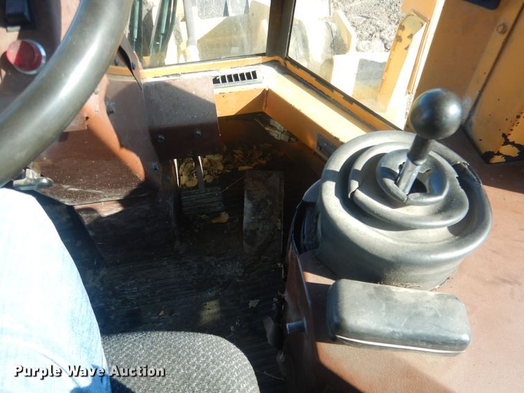 image for item HQ9590 1992 Case 721  wheel loader