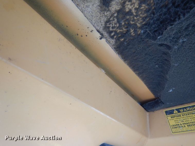 image for item HQ9590 1992 Case 721  wheel loader