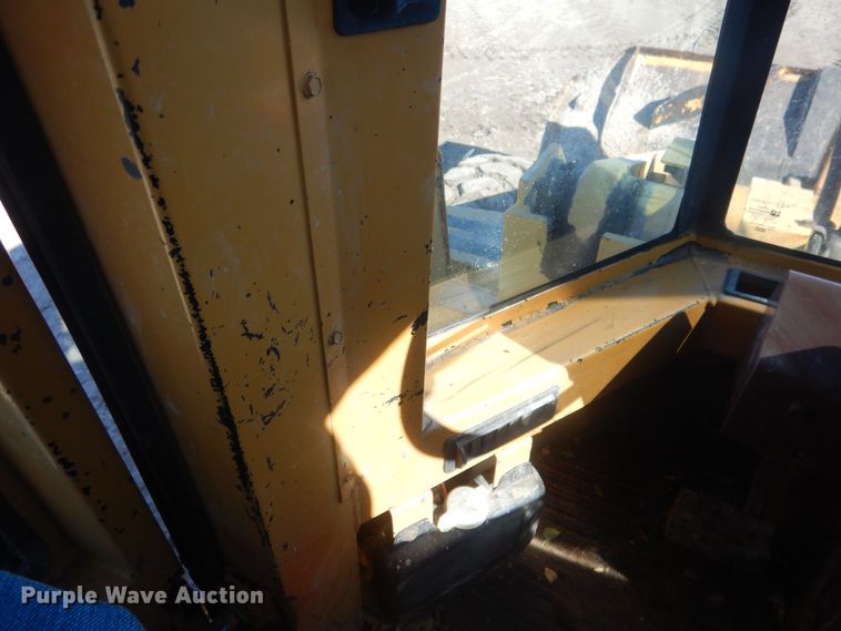image for item HQ9590 1992 Case 721  wheel loader