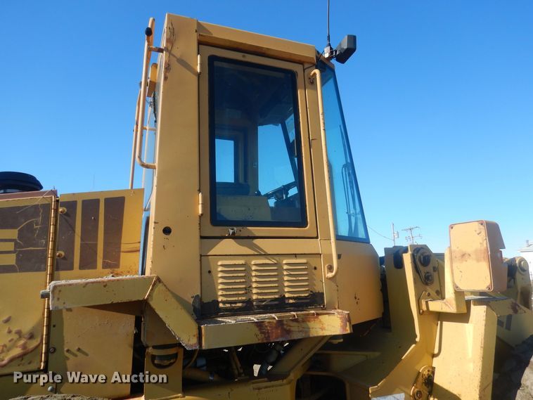 image for item HQ9590 1992 Case 721  wheel loader