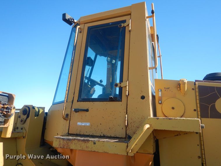 image for item HQ9590 1992 Case 721  wheel loader