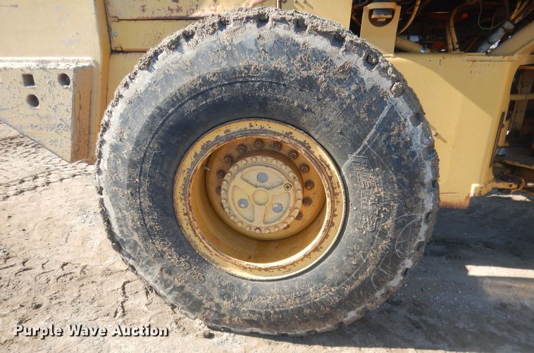 image for item HQ9590 1992 Case 721  wheel loader