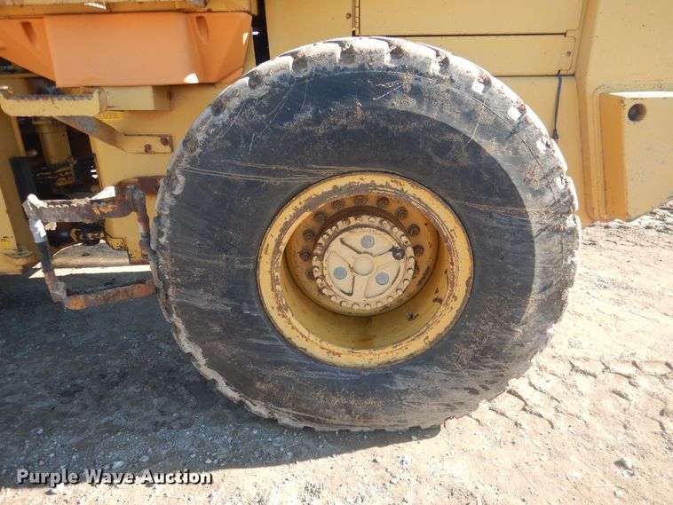 image for item HQ9590 1992 Case 721  wheel loader