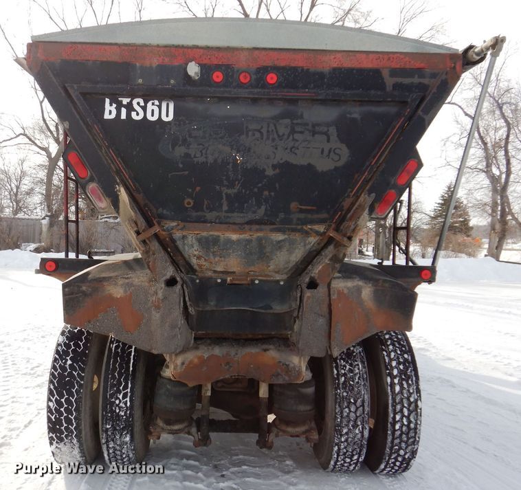 image for item IO9362 1995 Mack RD688S  pothole patcher truck