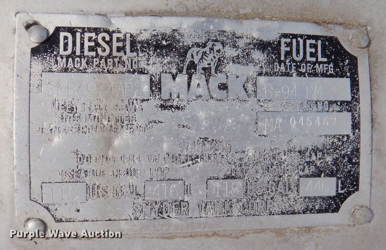 image for item IO9362 1995 Mack RD688S  pothole patcher truck