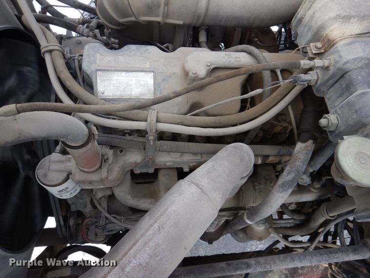 image for item IO9362 1995 Mack RD688S  pothole patcher truck