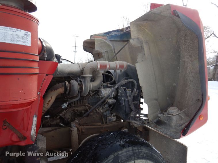 image for item IO9362 1995 Mack RD688S  pothole patcher truck