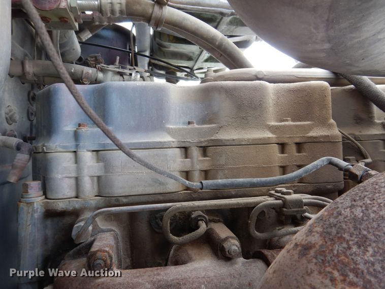 image for item IO9362 1995 Mack RD688S  pothole patcher truck