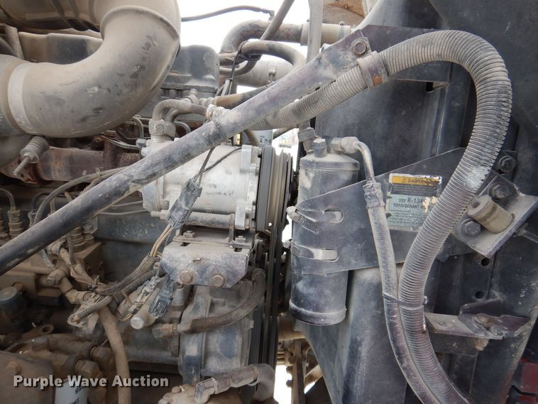 image for item IO9362 1995 Mack RD688S  pothole patcher truck