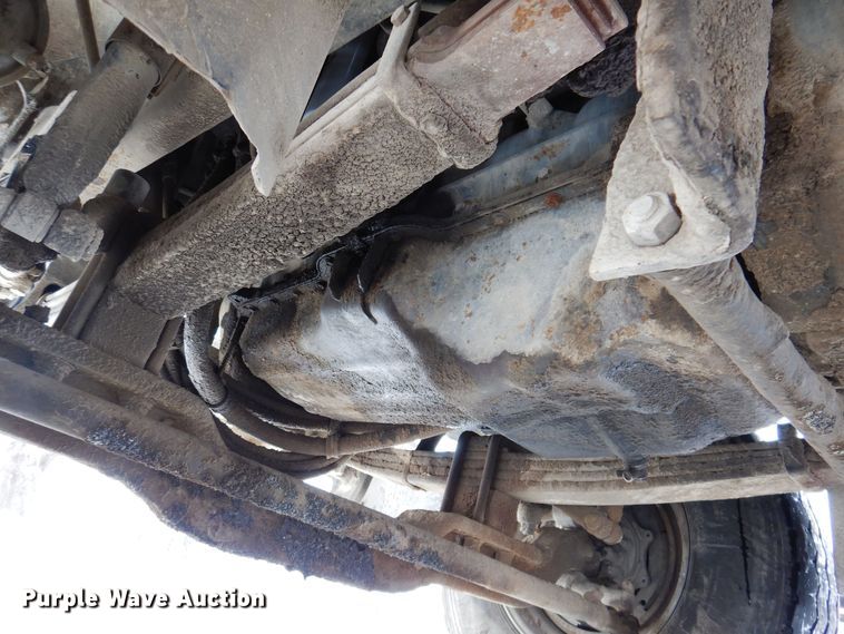 image for item IO9362 1995 Mack RD688S  pothole patcher truck