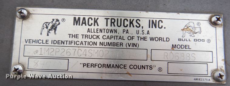 image for item IO9362 1995 Mack RD688S  pothole patcher truck
