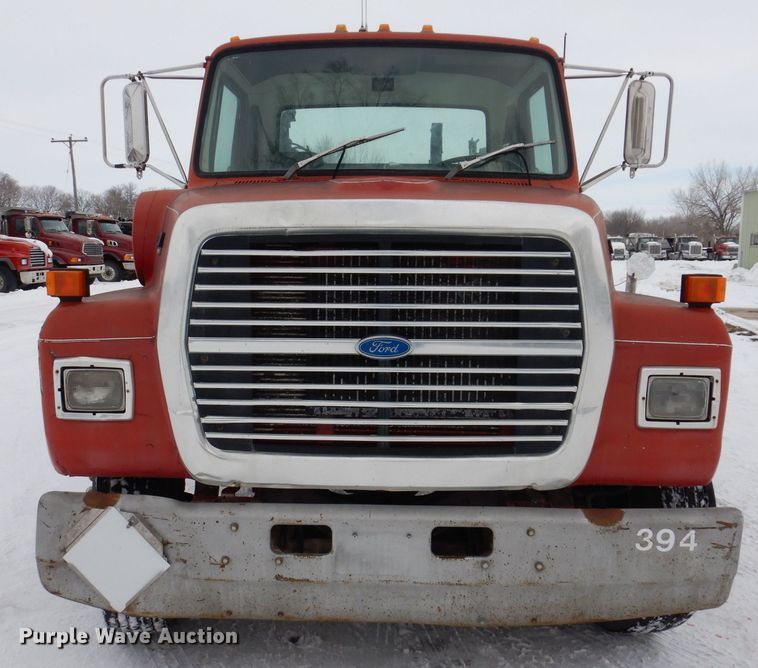 image for item IO9363 1991 Ford L7000  fuel / lube truck