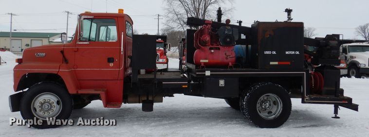 image for item IO9363 1991 Ford L7000  fuel / lube truck