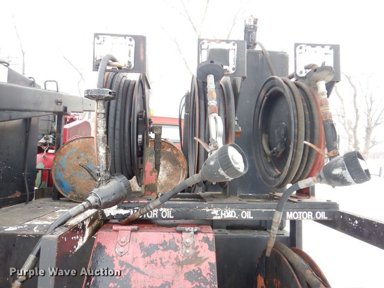 image for item IO9363 1991 Ford L7000  fuel / lube truck