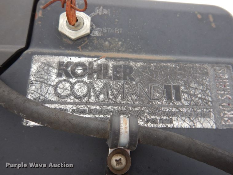 image for item IO9363 1991 Ford L7000  fuel / lube truck