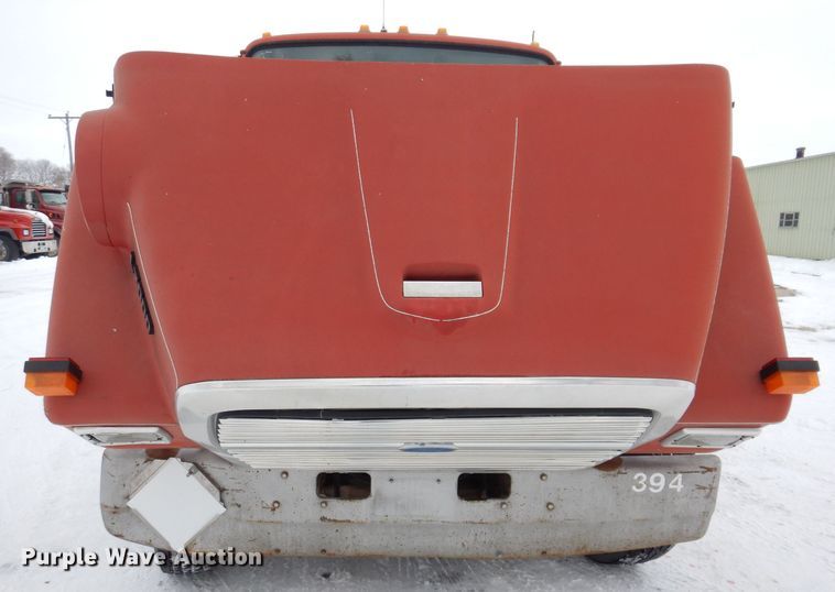 image for item IO9363 1991 Ford L7000  fuel / lube truck