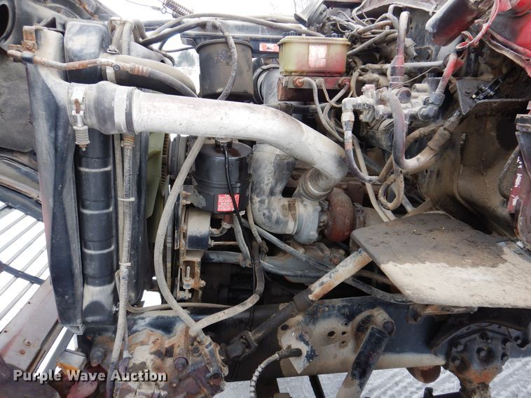 image for item IO9363 1991 Ford L7000  fuel / lube truck