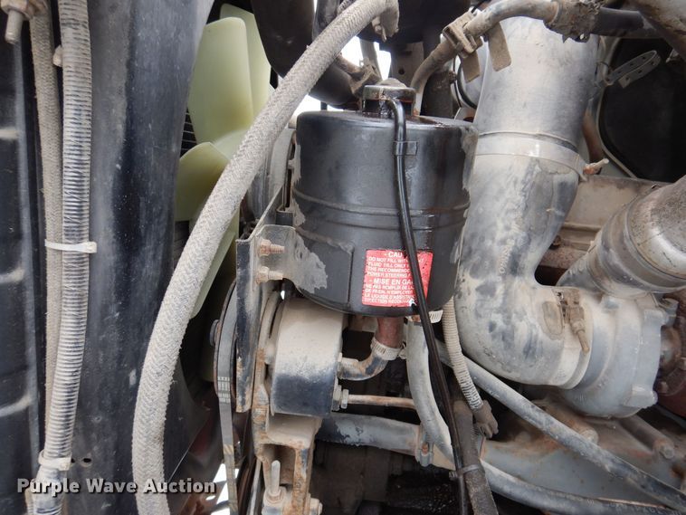 image for item IO9363 1991 Ford L7000  fuel / lube truck