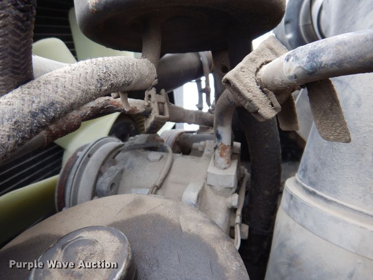 image for item IO9363 1991 Ford L7000  fuel / lube truck