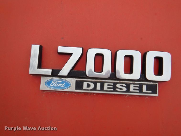 image for item IO9363 1991 Ford L7000  fuel / lube truck