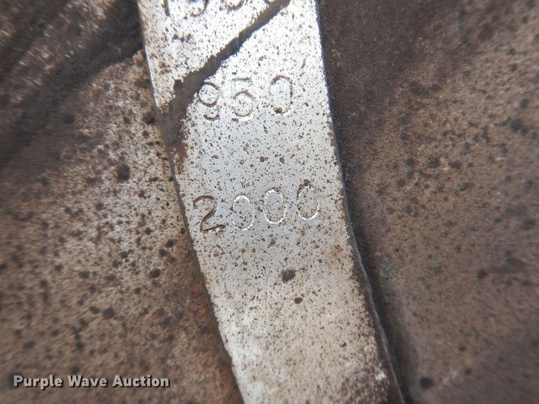 image for item IO9364 1996 International 4700  oil distributor truck