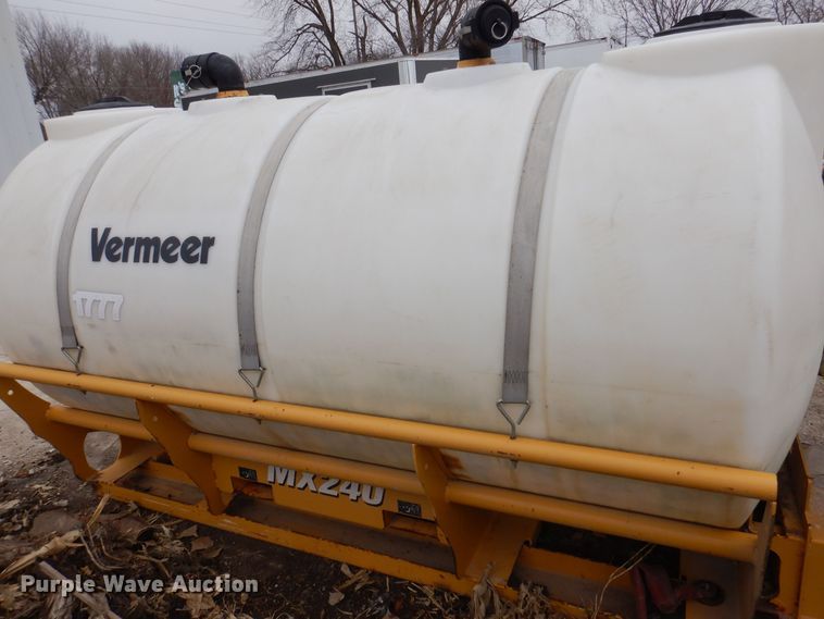 image for item IO9441 2016 Vermeer MX240  fluid mixer