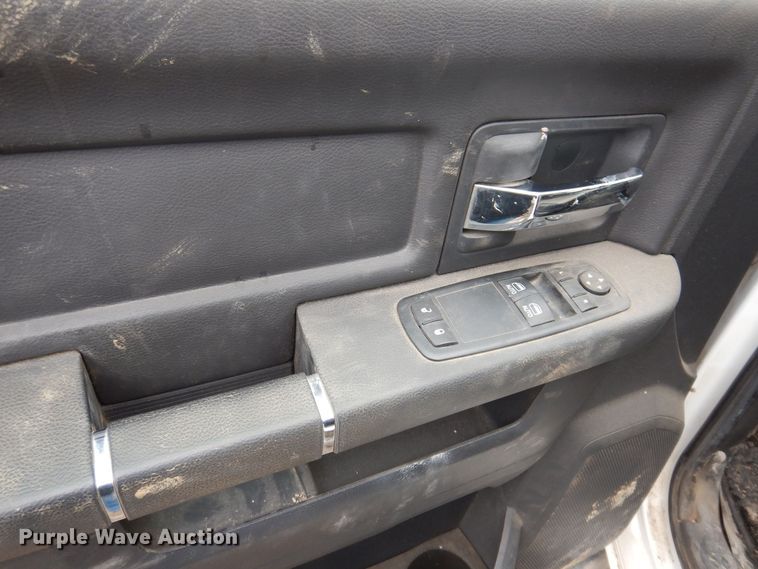 image for item IO9443 2012 Dodge Ram 5500  box truck