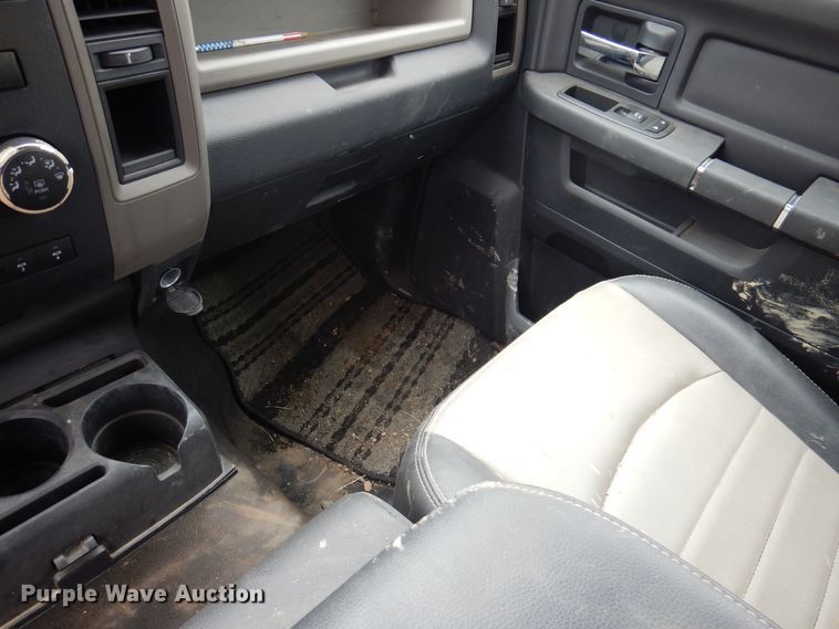 image for item IO9443 2012 Dodge Ram 5500  box truck