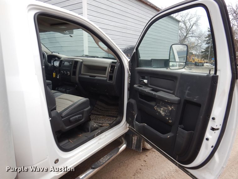 image for item IO9443 2012 Dodge Ram 5500  box truck