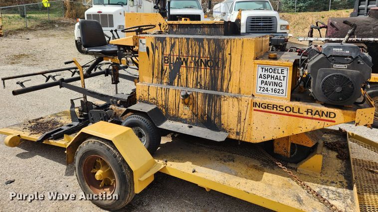 image for item JB9541 Ingersoll Rand Blaw-Knox  sealcoat squeegee machine