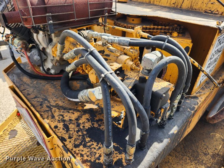 image for item JB9541 Ingersoll Rand Blaw-Knox  sealcoat squeegee machine