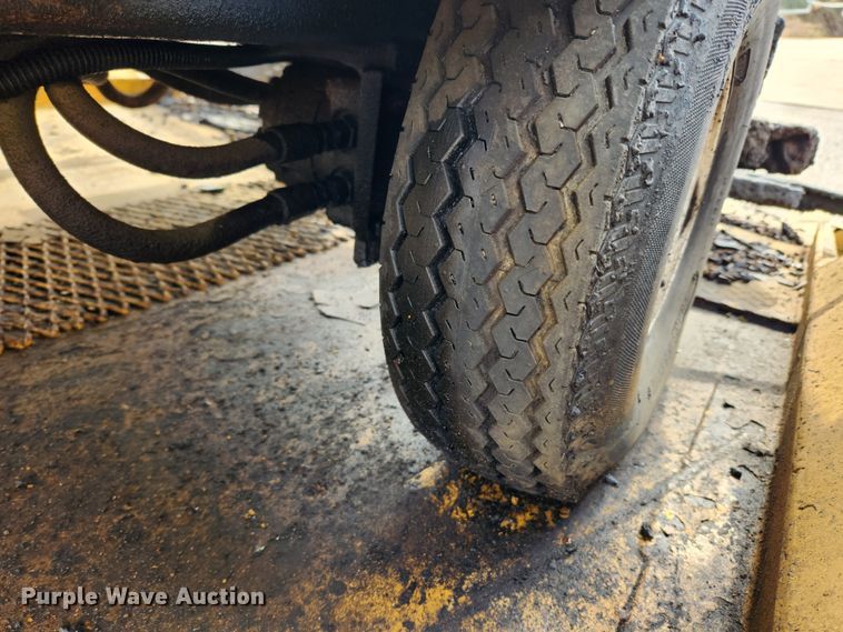 image for item JB9541 Ingersoll Rand Blaw-Knox  sealcoat squeegee machine