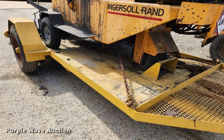 image for item JB9541 Ingersoll Rand Blaw-Knox  sealcoat squeegee machine