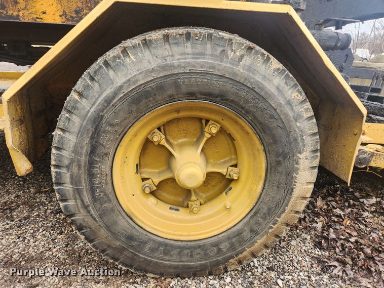 image for item JB9541 Ingersoll Rand Blaw-Knox  sealcoat squeegee machine