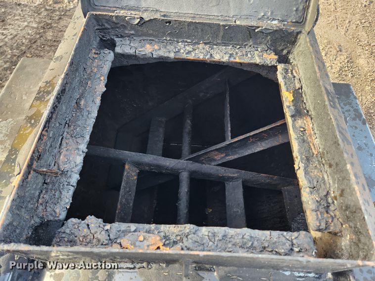 image for item JB9606 N.I. Wilson X1-300  sealcoat squeegee machine