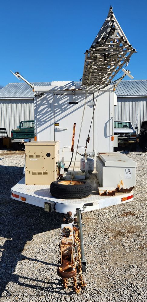 image for item JB9613 1996 Arrow AT835  antenna trailer