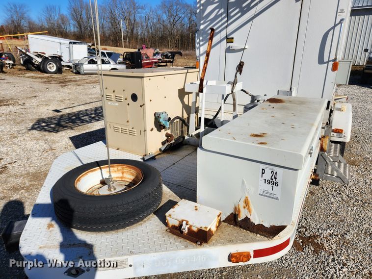 image for item JB9613 1996 Arrow AT835  antenna trailer