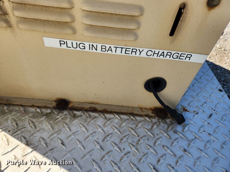 image for item JB9613 1996 Arrow AT835  antenna trailer