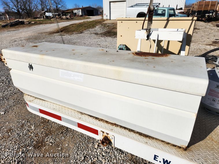 image for item JB9613 1996 Arrow AT835  antenna trailer