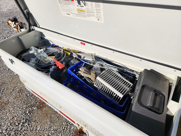 image for item JB9613 1996 Arrow AT835  antenna trailer