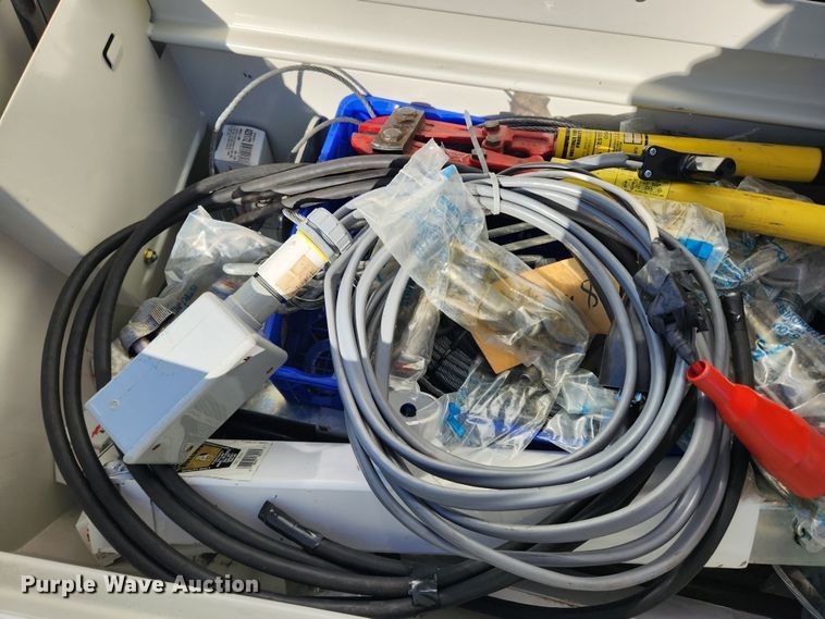 image for item JB9613 1996 Arrow AT835  antenna trailer