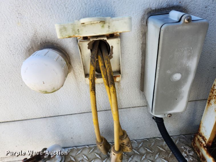 image for item JB9613 1996 Arrow AT835  antenna trailer