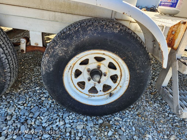 image for item JB9613 1996 Arrow AT835  antenna trailer